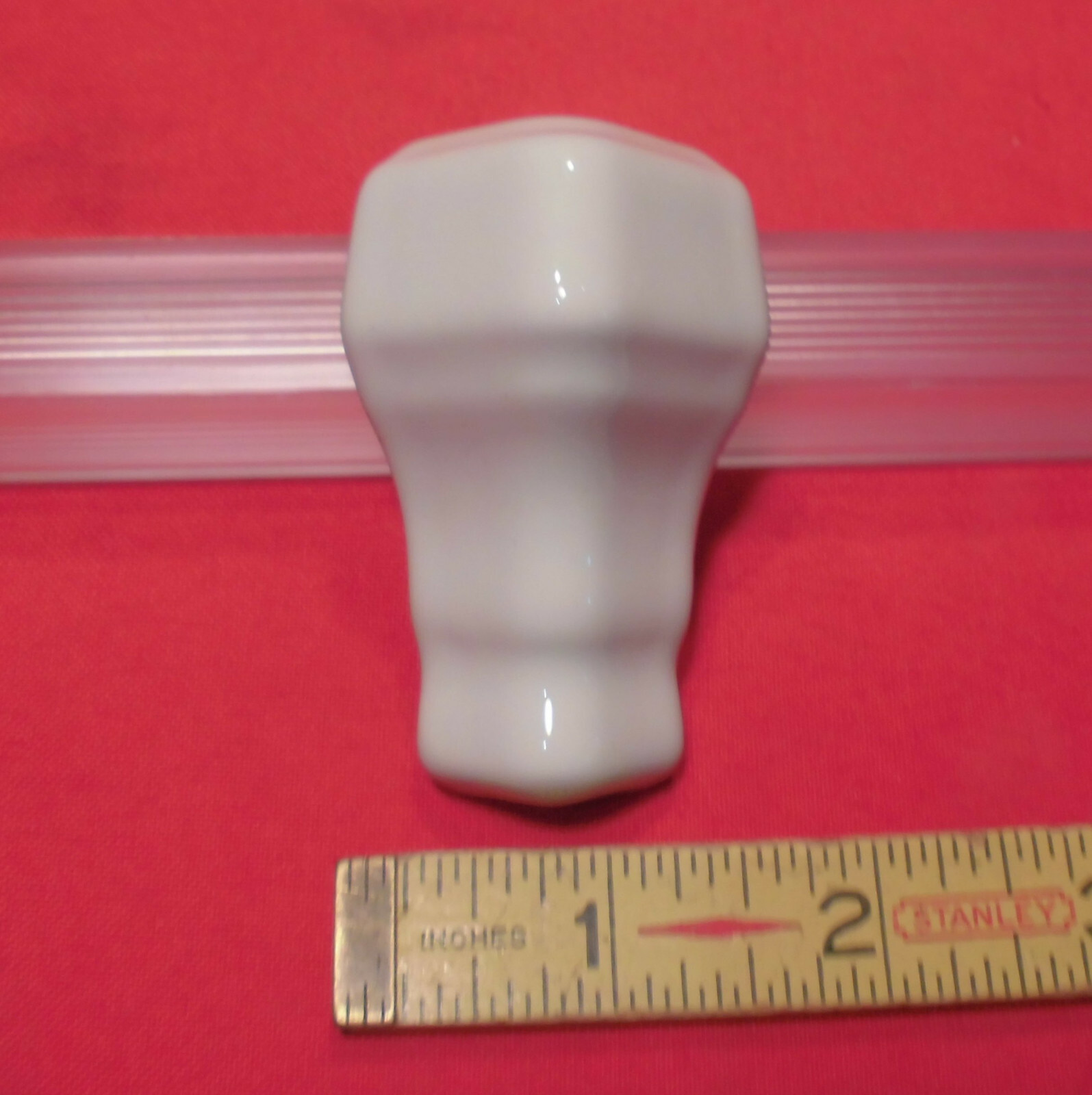 Biscuit Ceramic Chair Rail Tile 2-1/2″ X 1″ Corner #22SRACN1P2 American Olean