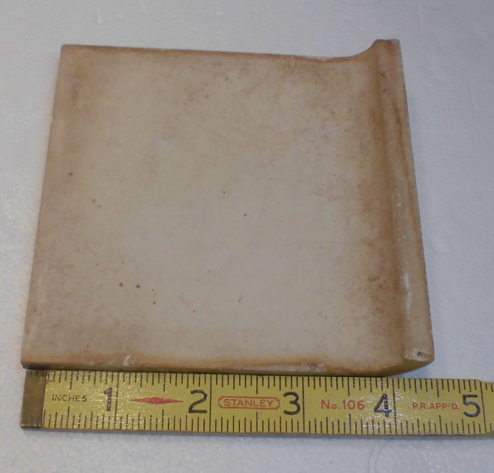 Oatmeal Color: Radius Bullnose Ceramic Tile 4-3/8″ Mid-State: Glossy, Mud Cap