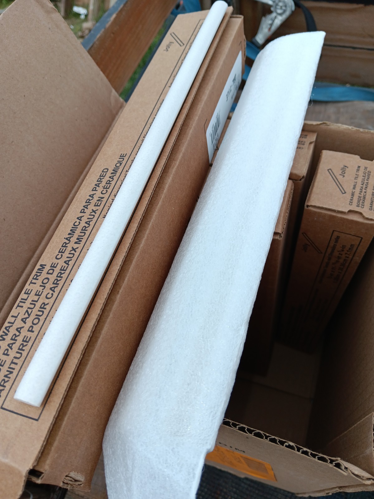 4 Boxes (48 Linear Ft) Matte Off White 12″ x ½” Ceramic Wall Tile Pencil Trim.