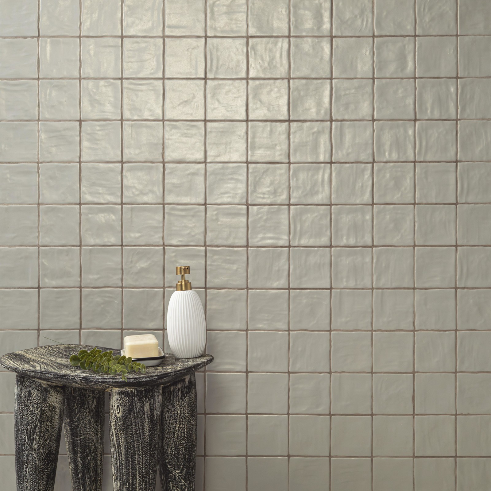 Ackland AKNPTRAV4X4S-CA Rava – 4″ x 4″ Solid Wall Tile – Satin – Onyx