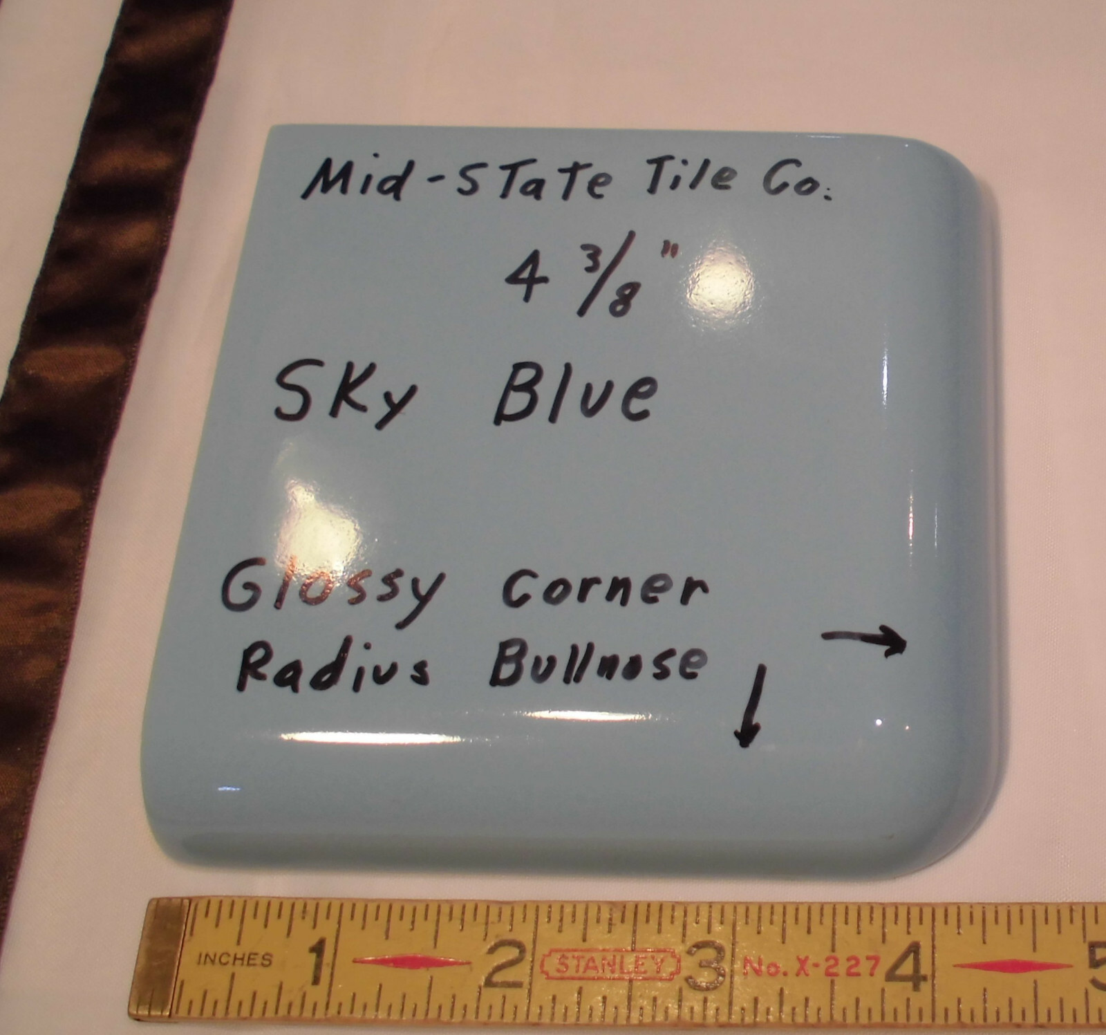 1 pc. Corner Bullnose; Sky Blue Glossy Ceramic Tile by Mid-State 4-3/8″ Mudd