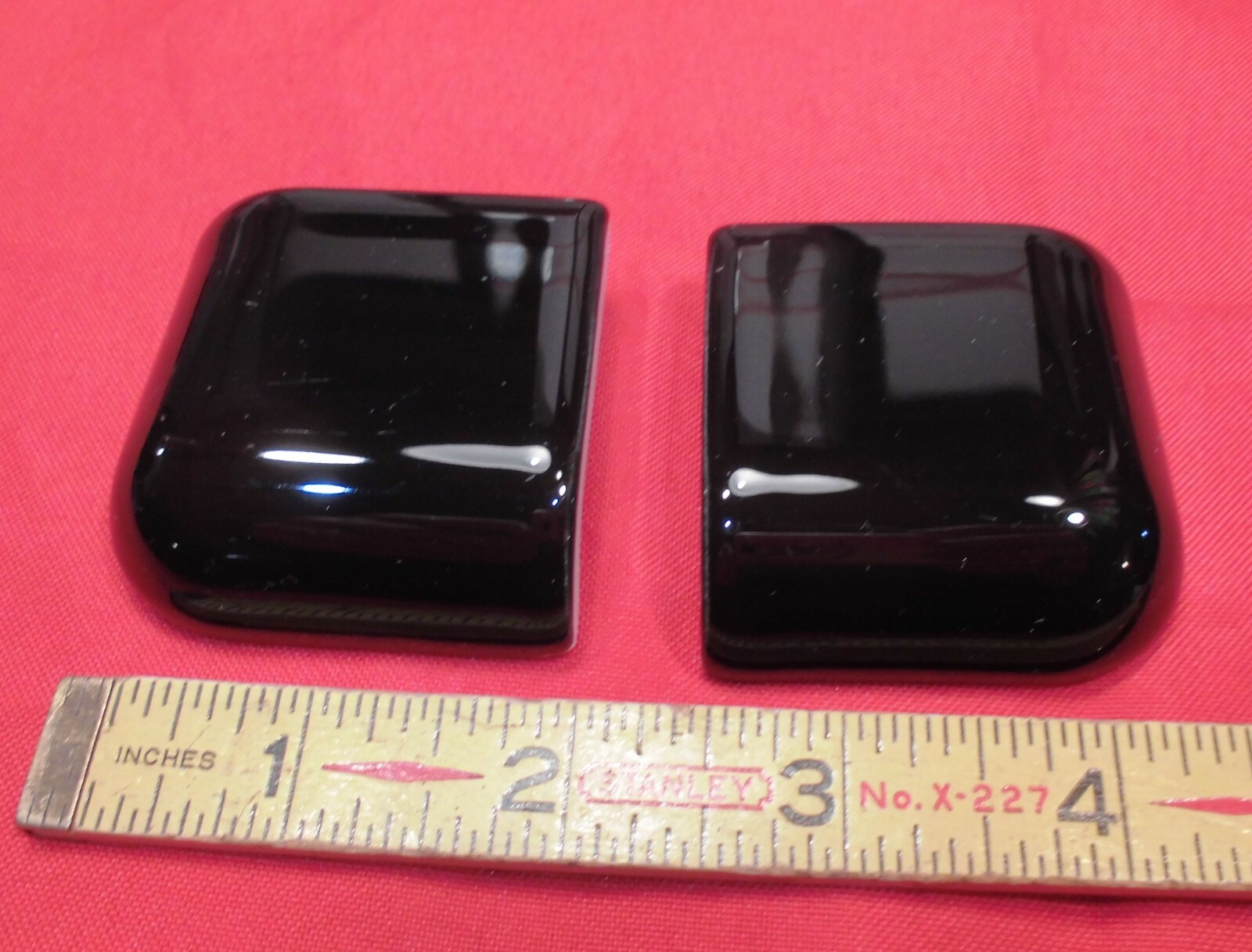 2 pcs. *Glossy Black* 2″ X 2″ X 5/8″ Ceramic Bullnose Radius Corner Tiles, NEW