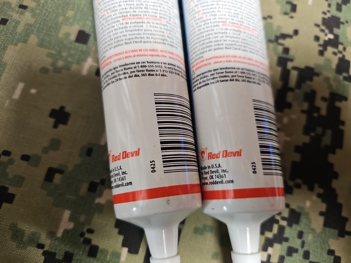 2X Red Devil 0425 Pre-Mixed Tile Grout Squeeze Tube, 5.5 oz., White