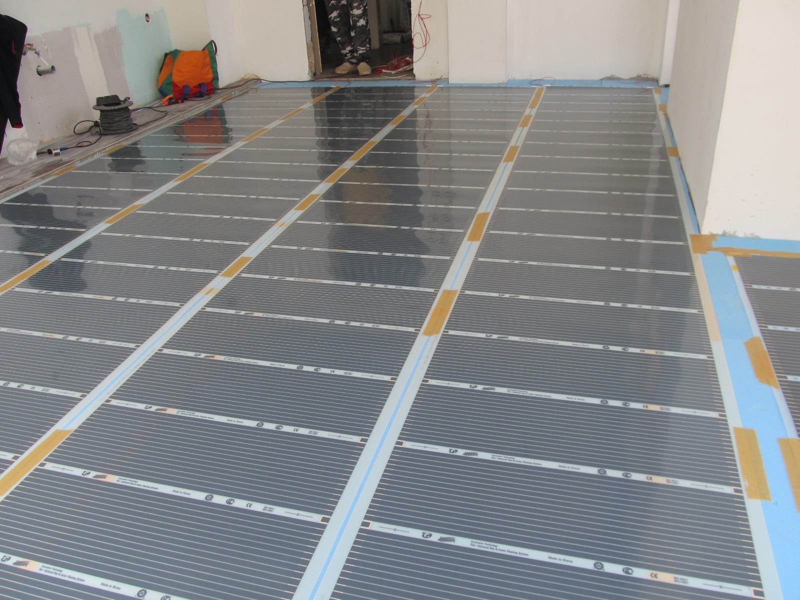 Warm Laminate Under Floor Heating System 130-141sq.ft (12-13 sq m) 230V SMART