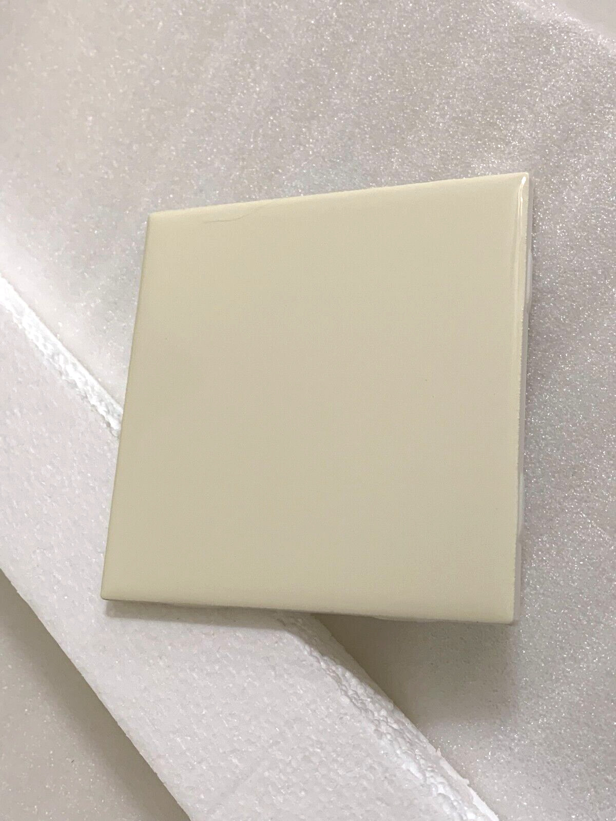 New Ceramic Daltile 4 1/4″ x 4 1/4″ Crisp Linen #0139 Gloss *12* pcs