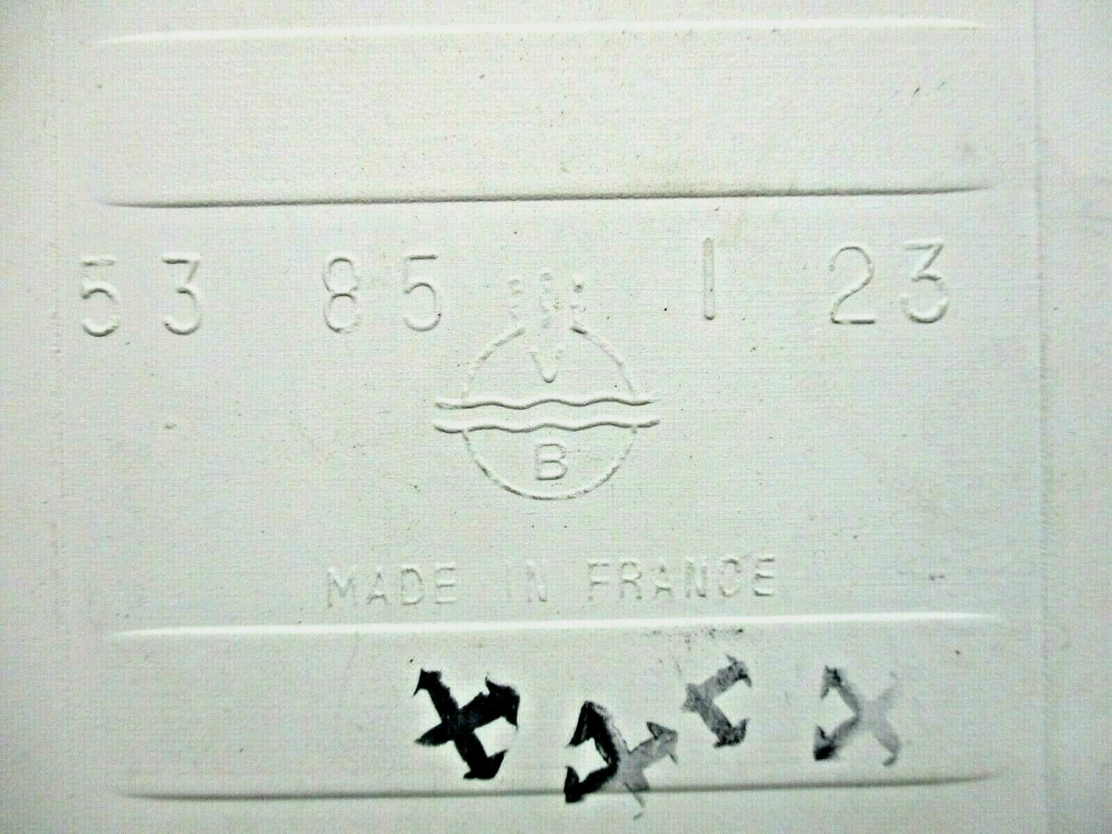 1 Wall Tile VB France 4-5/16″ Sq Pale Sky Blue Ceramic Field Corner Bullnose MCM