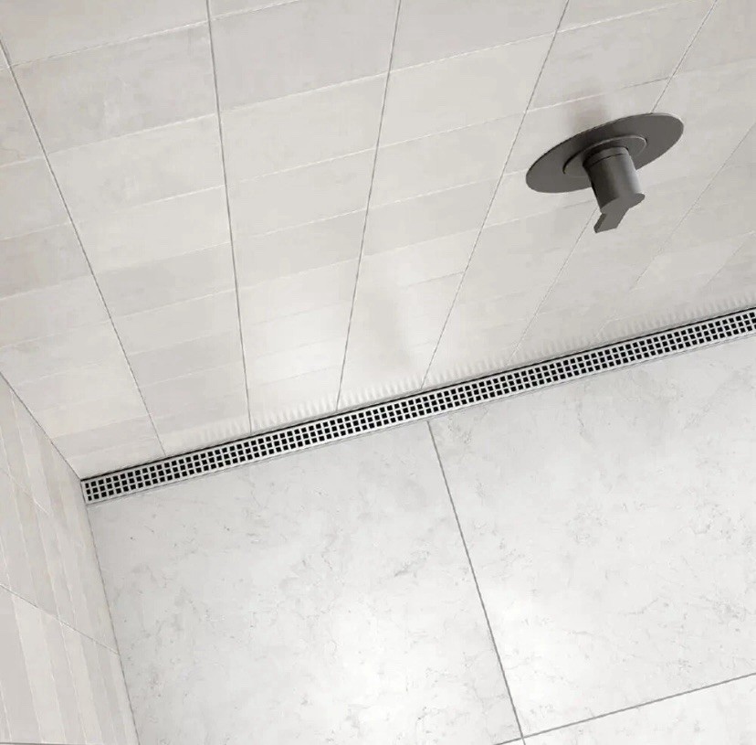 Schluter 48”KERDI-LINE-VARIO Linear Floor Drain with Square Design KLVRID3EB122