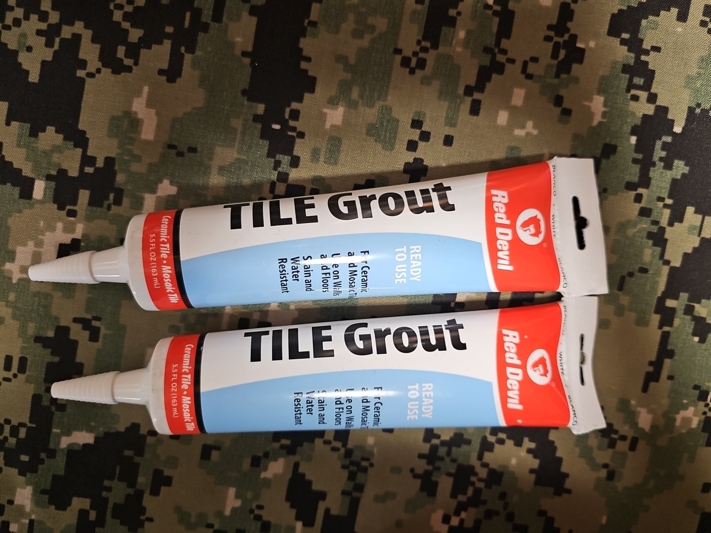 2X Red Devil 0425 Pre-Mixed Tile Grout Squeeze Tube, 5.5 oz., White