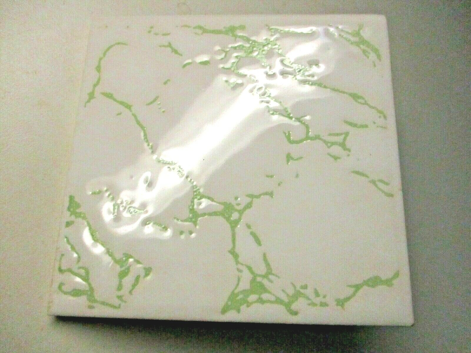 1 Bullnose Wall Tile Johnson England 4-1/4″ Gloss Green Veins Off White Ceramic
