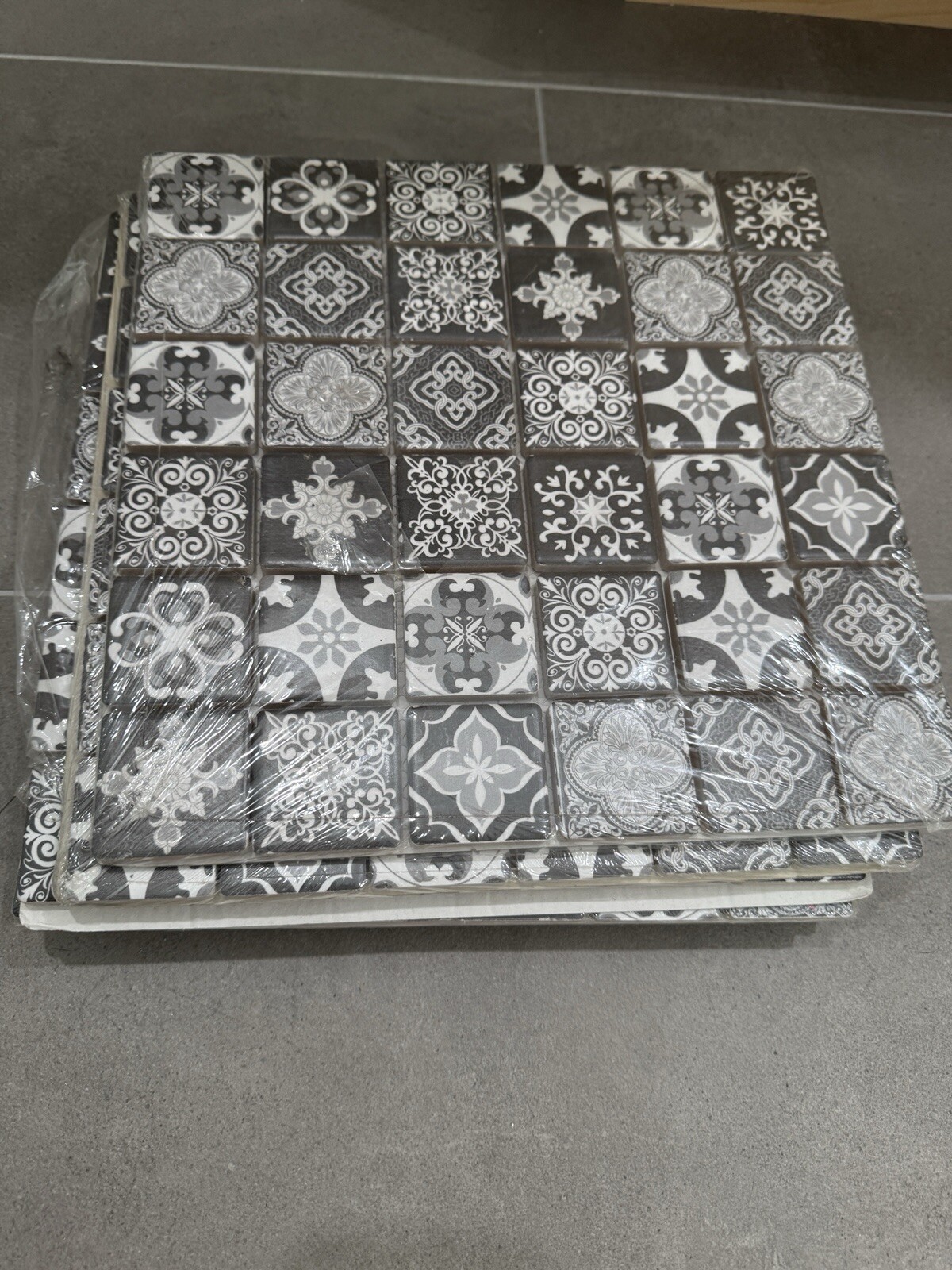 MSI Anya Charcoal Mosaic Tile 11.81″ x 11.81″ Sheets (6) SOLD AS IS