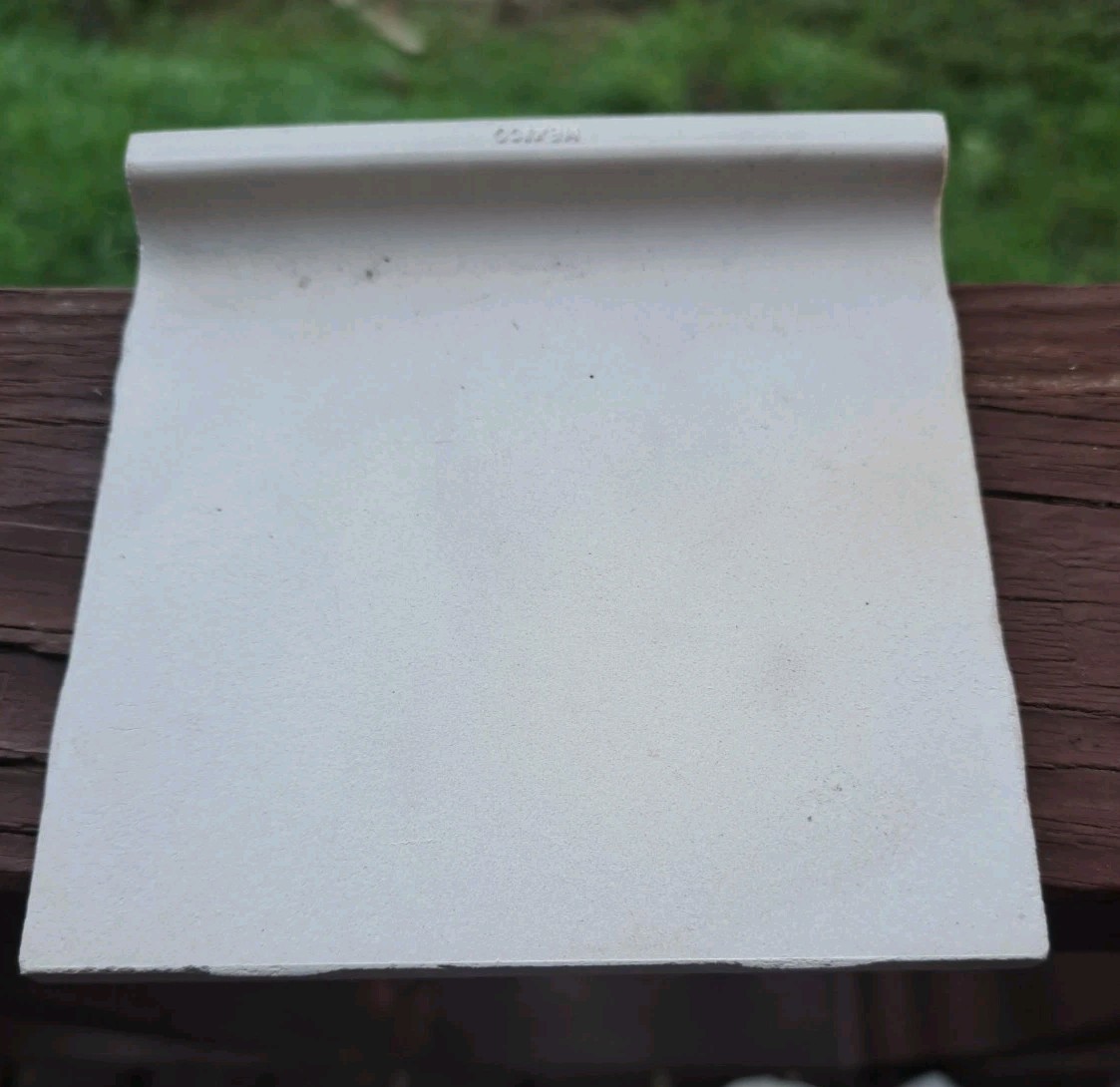 Bullnose Golden Granite: Glossy Ceramic Tile Daltile 4 1/4″ Gold-Brown Speckled