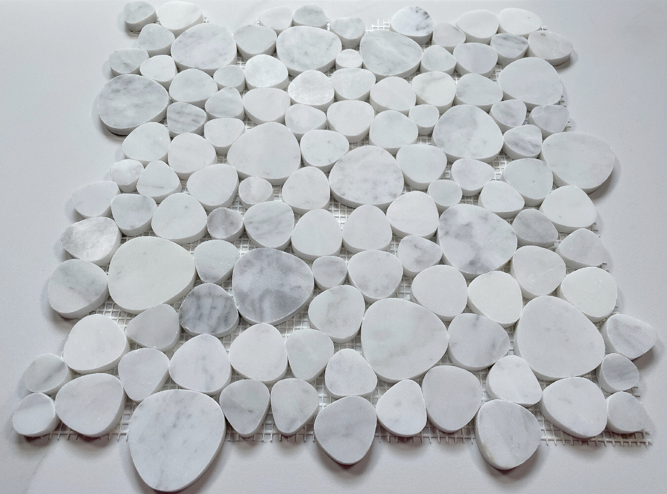 C9AXH White Carrara Venato Carrera Marble Heart Bubble Mosaic Tile Honed