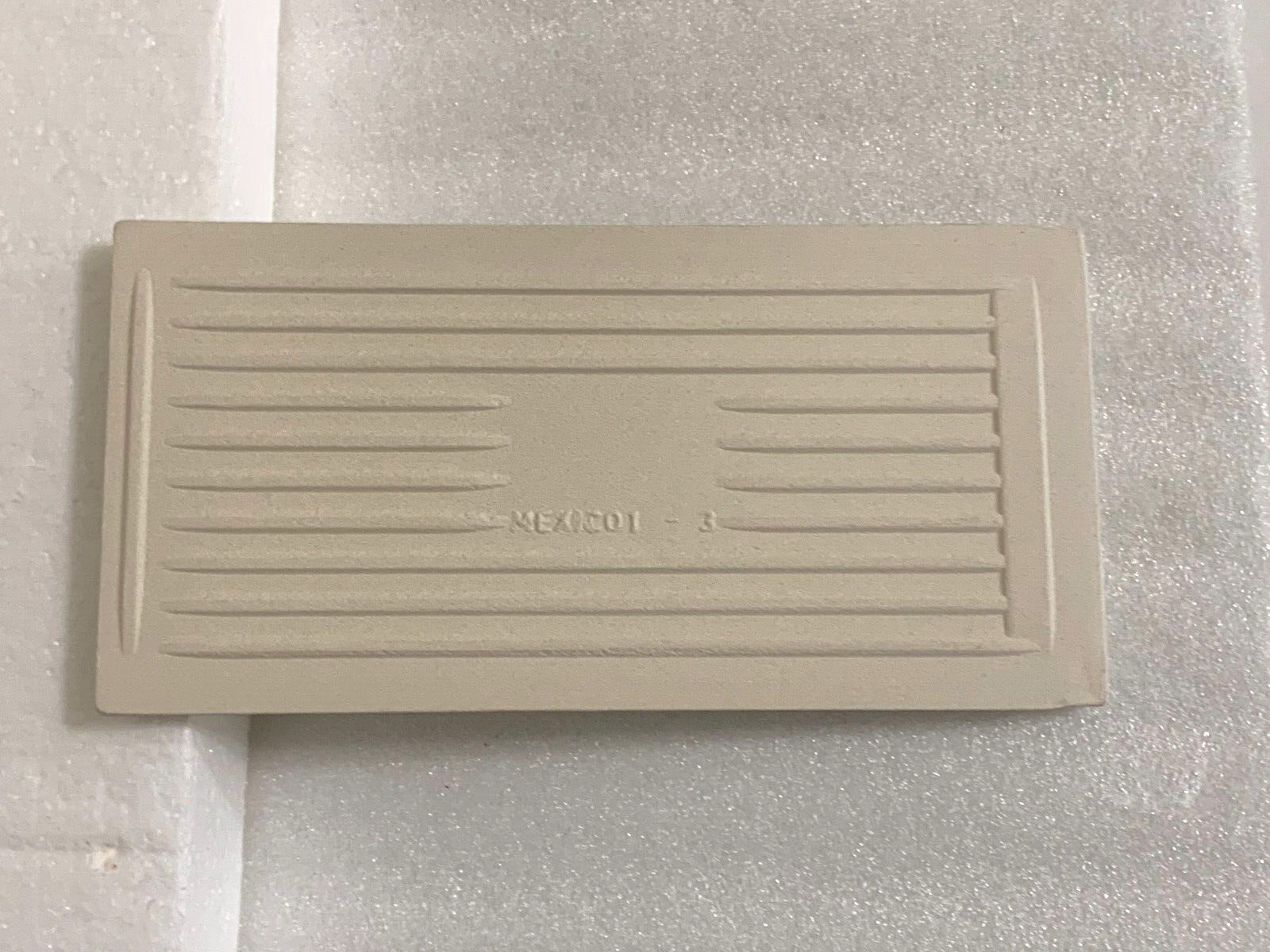 NEW AO CERAMIC TILE 3″ X 6″ DESIGNER WHITE #61 BULLNOSE MATTE * 4 * pcs