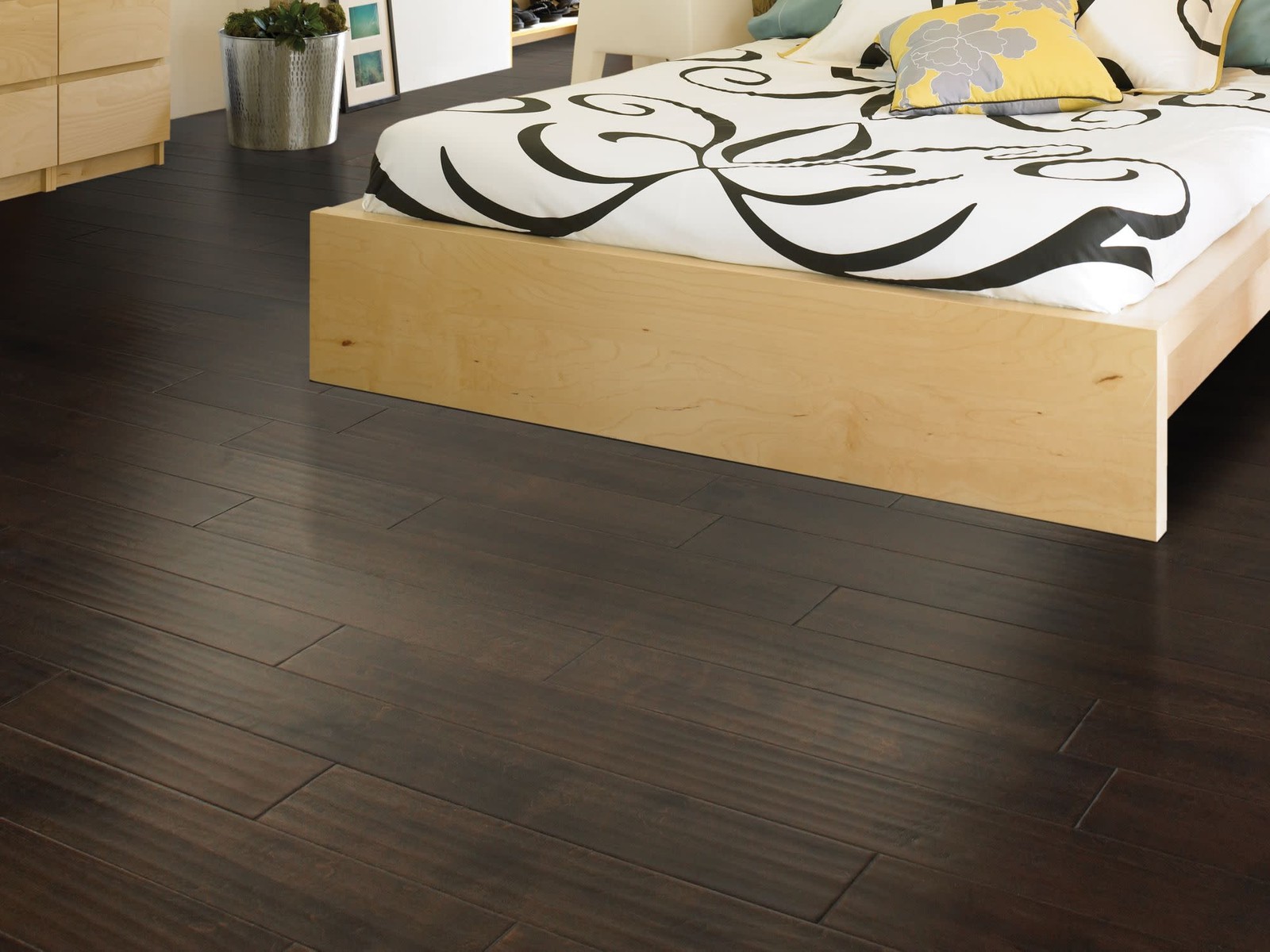 Shaw SW520 Biscayne Bay 5″W Subtle Scraped Engineered Hardwood