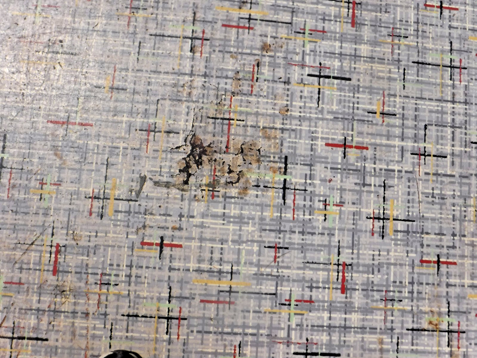 VTG~LINOLEUM FLOORING~LARGE PIECE~75″X85″~1950-60~MOVIE SET~MCM~GRAY GRID A