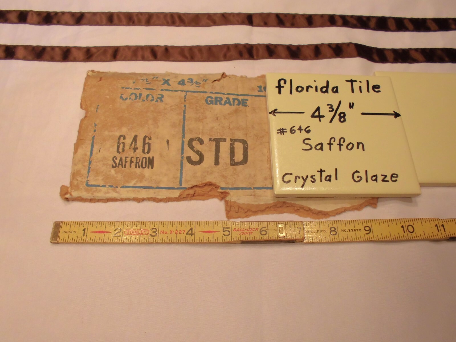 1 pc.*Saffon-Pastle Yellow* 4-3/8″ Ceramic Crystal Glazed tiles by florida NOS