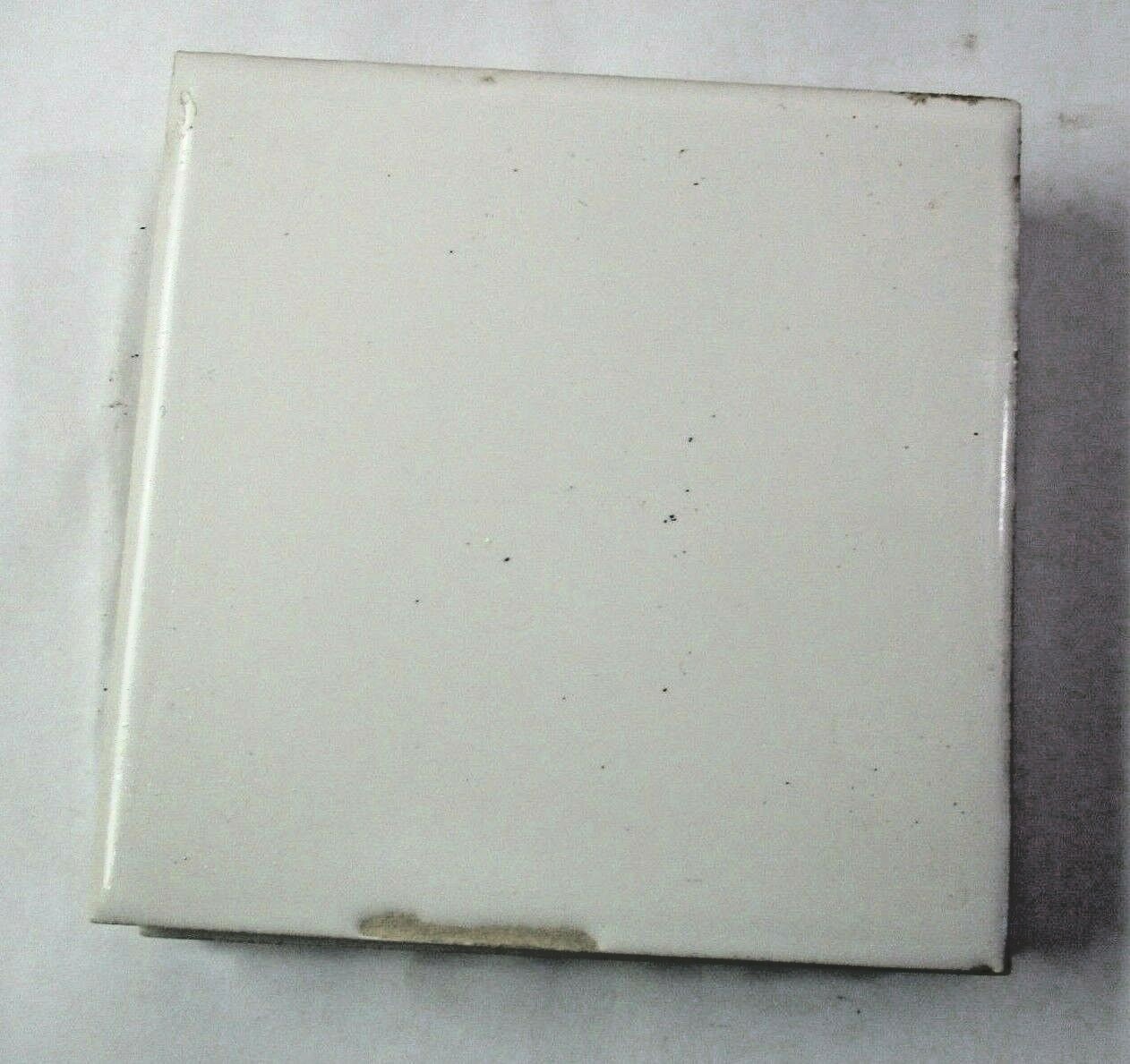 1 Tile Wheeling USA 4-3/8″ Made Imperfect Gloss Off White Ceramic Wall Field Vtg