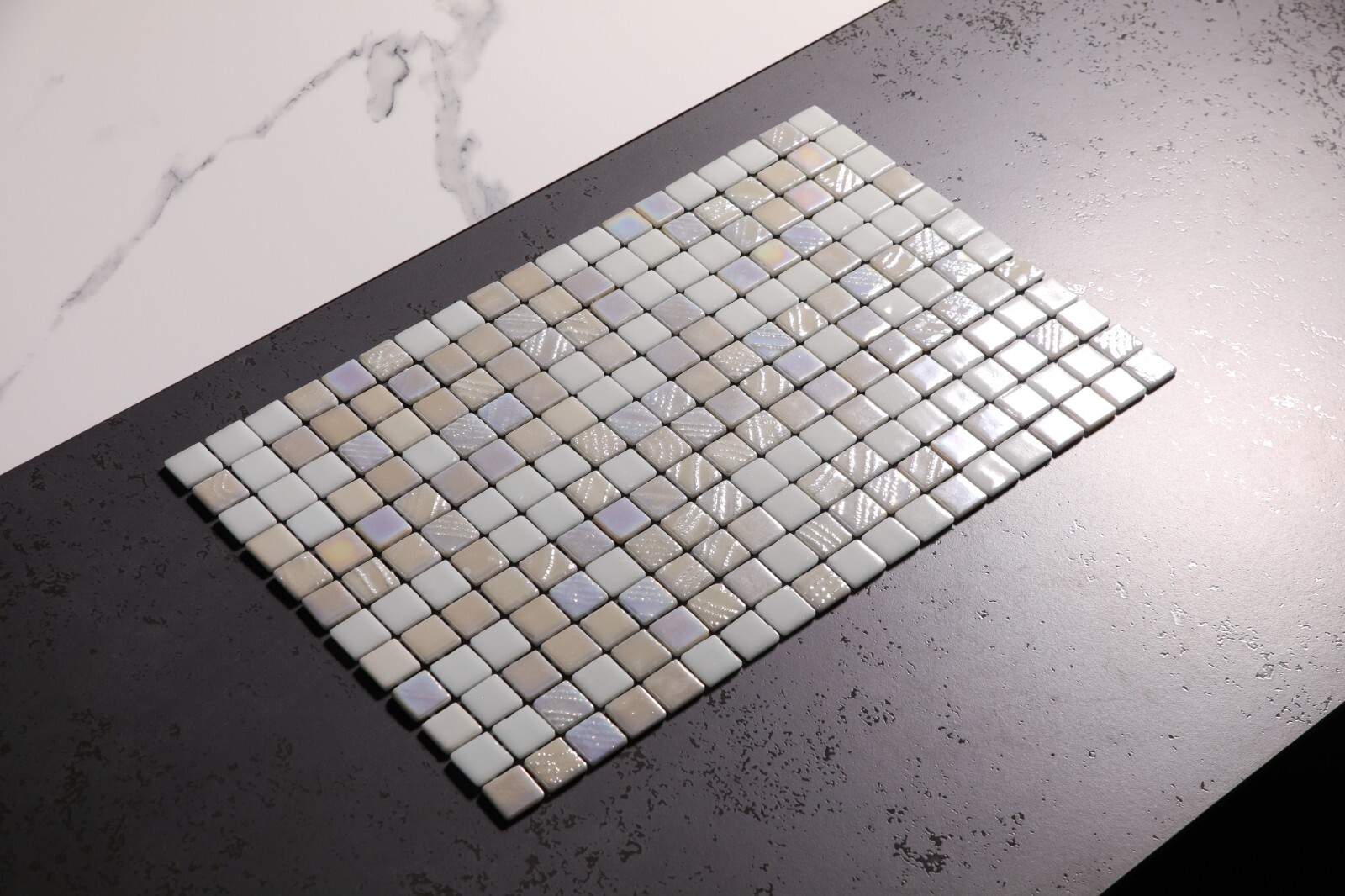Pressed Glass Mosaic on Pool Net 32.5×51.5 – Alves Blend White Pool