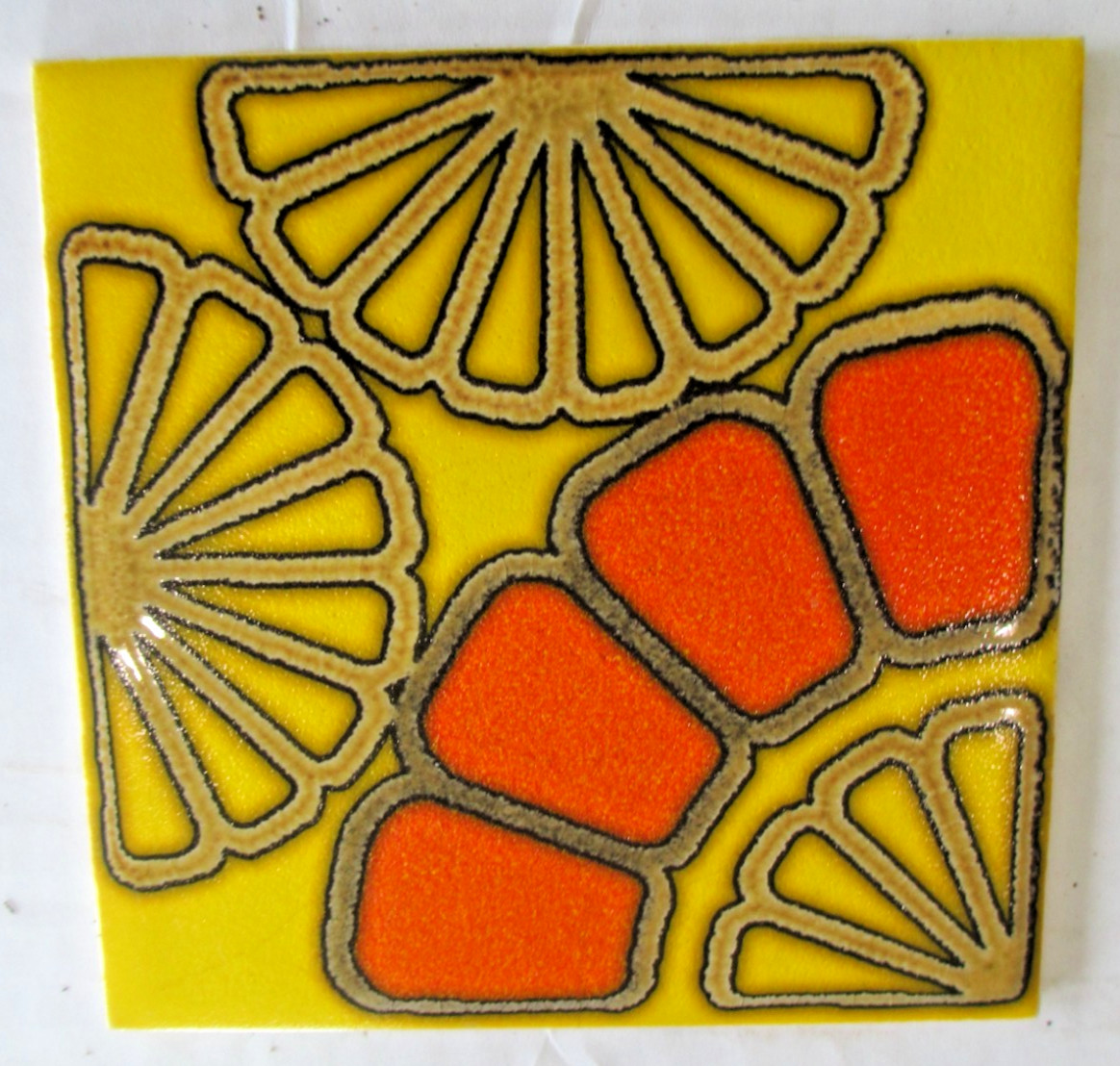 Lot of 25 – H & R Johnson “Carberra” Cristal Border Tiles 4 1/4″ C37