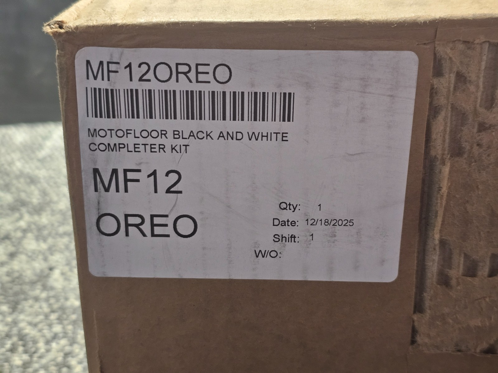 MotoFloor MF12OREO 12″ x 12″ Modular Garage Flooring Completer Black and White