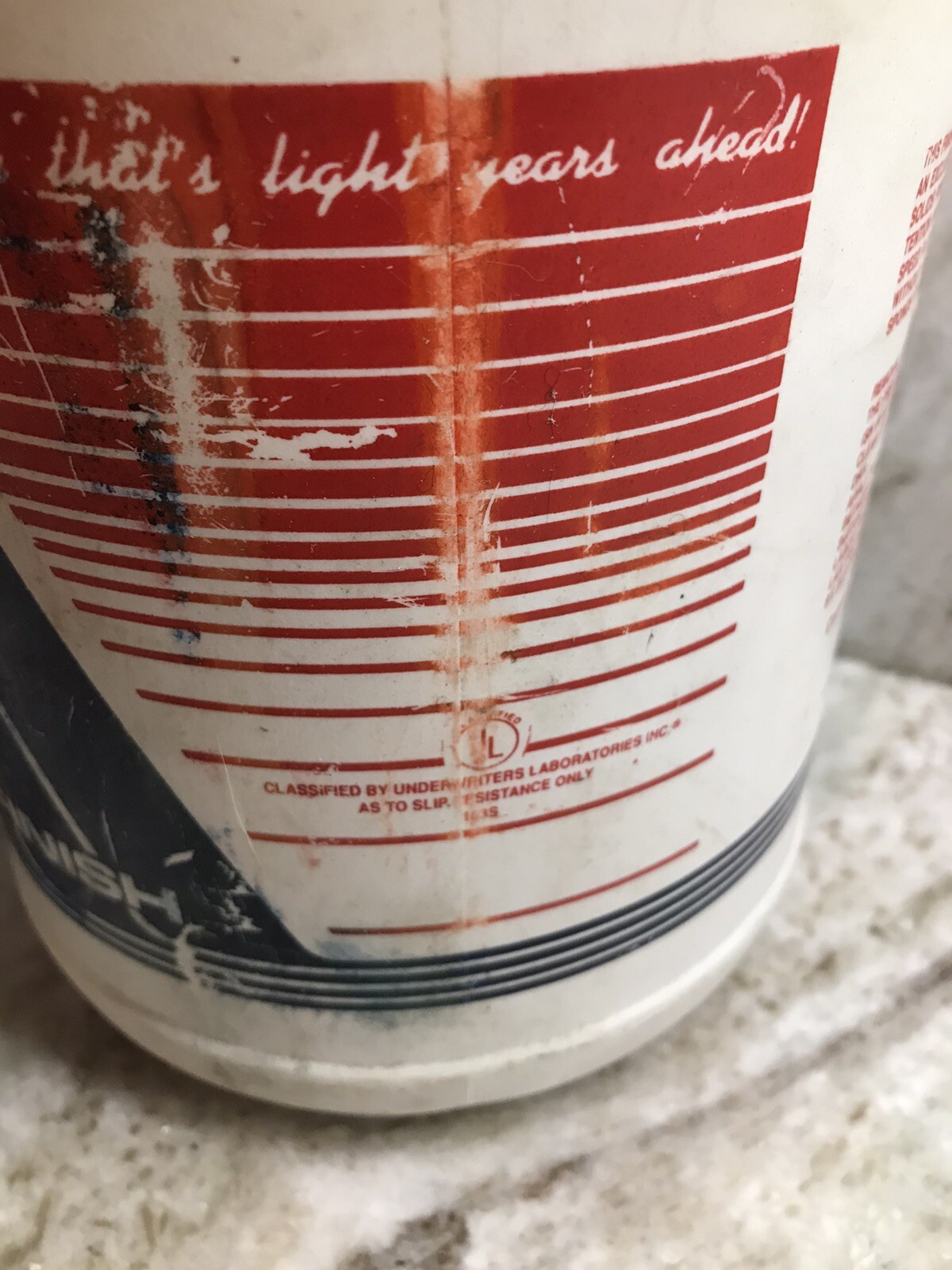 Floor Finish 1 Gallon 3/4 Full. Acabado para Pisos 1 Gallon -3/4 Lleno.