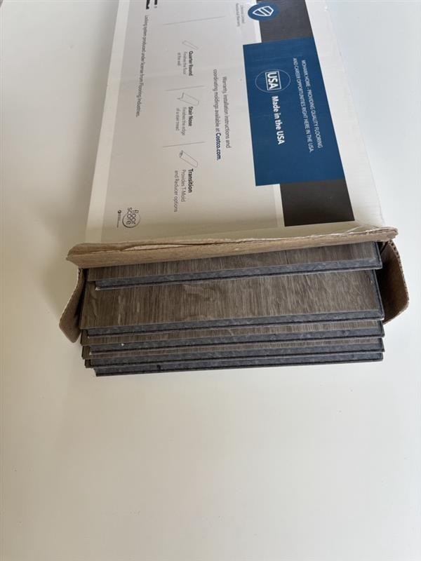 Mohawk Misty Harbor Oak Vinyl Flooring, NEW ( 14 unopened: 1ea 14$, All 150$)