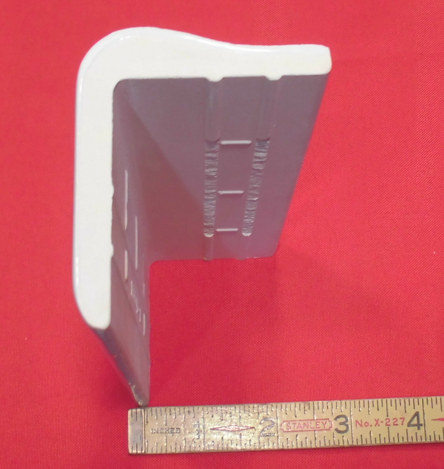 1 pc. *Bright Glossy White* V Cap Ceramic Trim Tile: Counter Top Edging, New