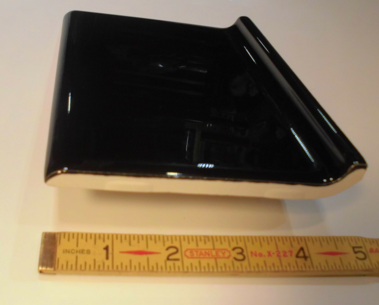 1 pc. Glossy Black Bullnose Top: base/cove Ceramic Tile: 4-1/4″ X 6″ NEW-STOCK