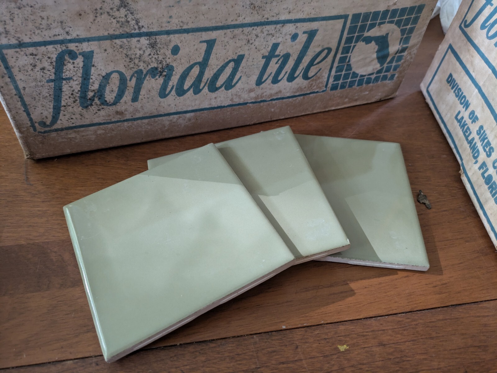 1 pc. Avocado 4-3/8″ New Glossy Ceramic Florida Tile Old New Stock