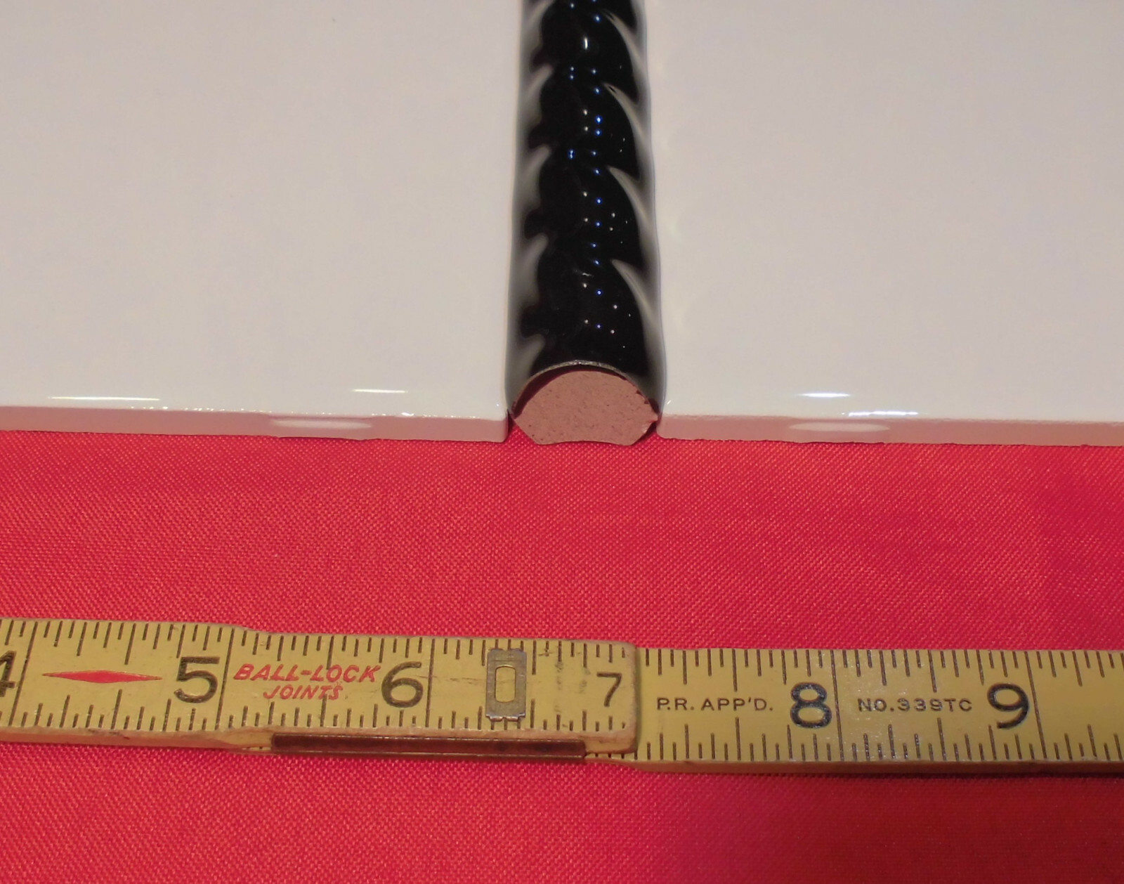 1 pc. Gloss Black Ceramic Sizzle Liner Rope Tiles 3/4″ X 6″ by American Olean