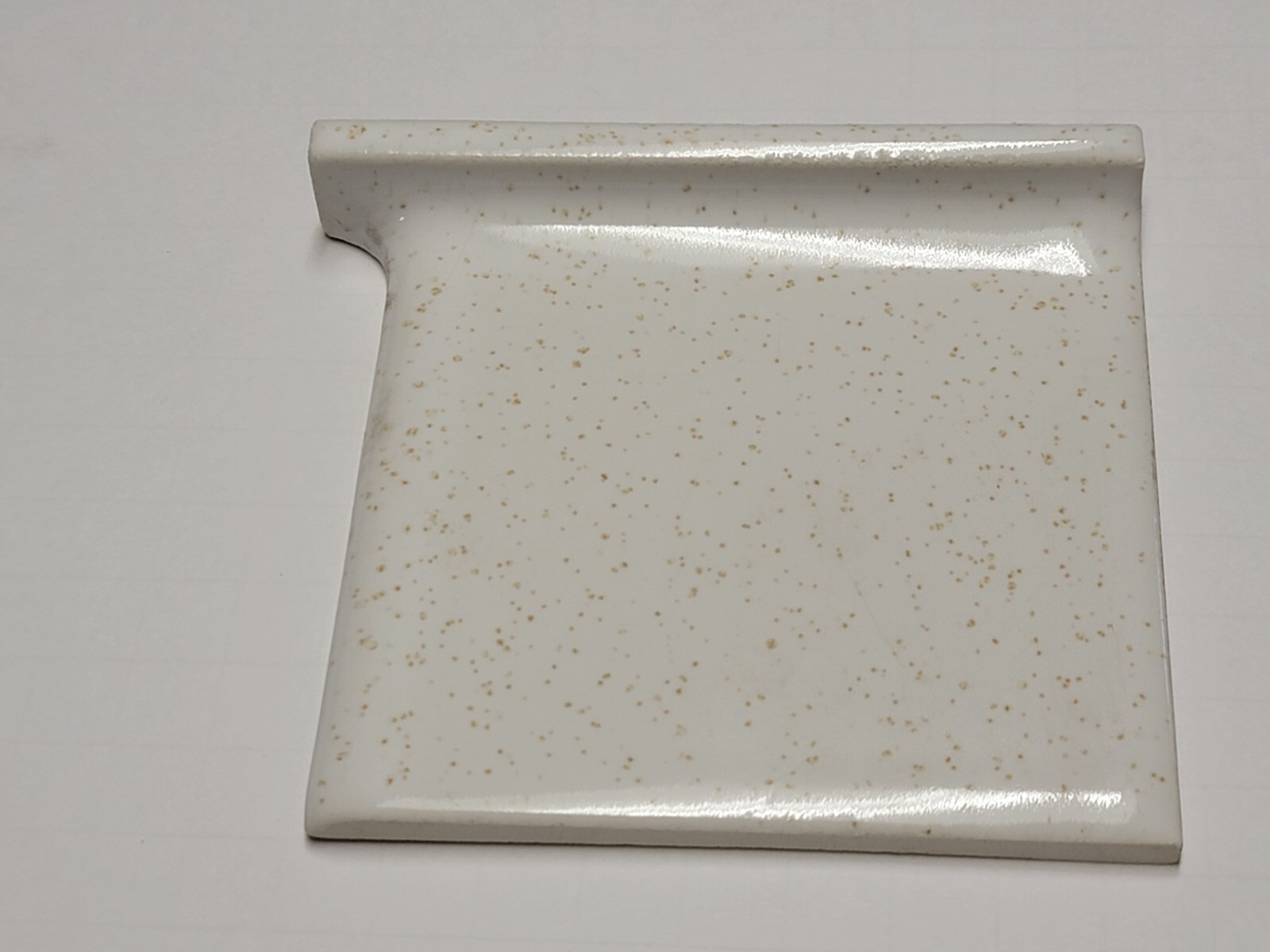 Vtg. TILECREST Ceramic Tile Corner Base Bullnose White w/Gold Flecks NEW NOS