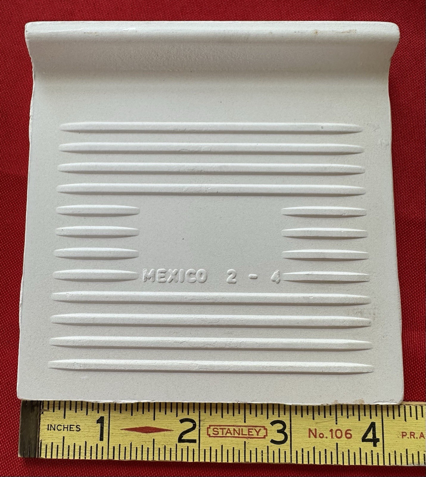 1 pc. Ice White: Gloss Radius Bullnose Ceramic Tile 4-1/4″ American Olean, New