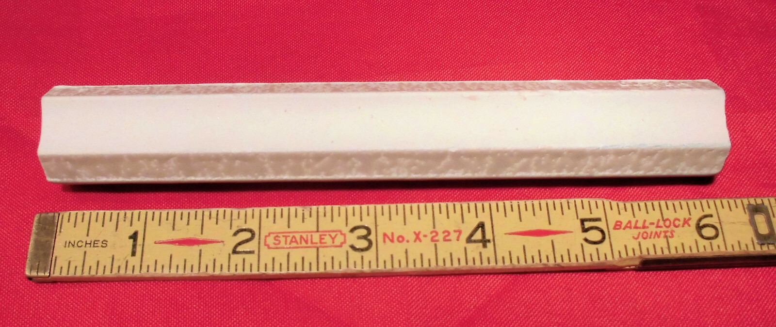 1pc. Taupe Mist – Brown Ceramic Sizzle Liner Rope Tile 3/4″ X 6″ American Olean