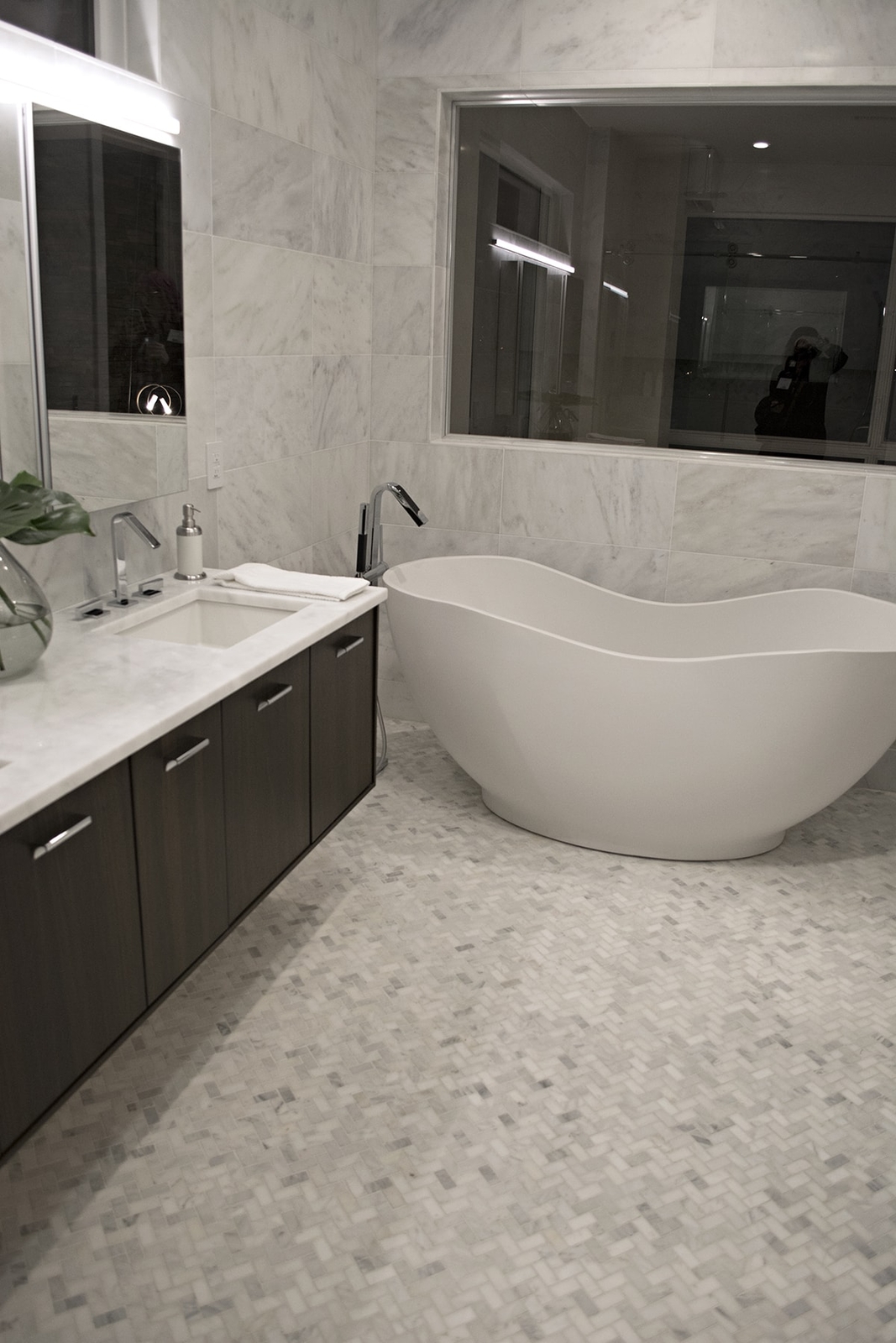 C48H 12×24 Carrara Marble Wall Floor Tile Honed White Carrera Venato Bianco