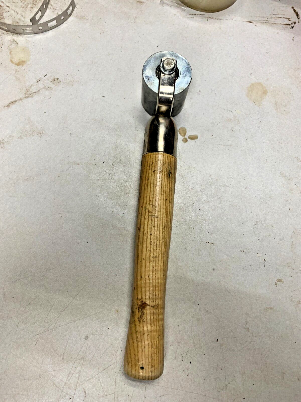 Crain 348 Square Edge Seam Roller with 9-Inch Handle