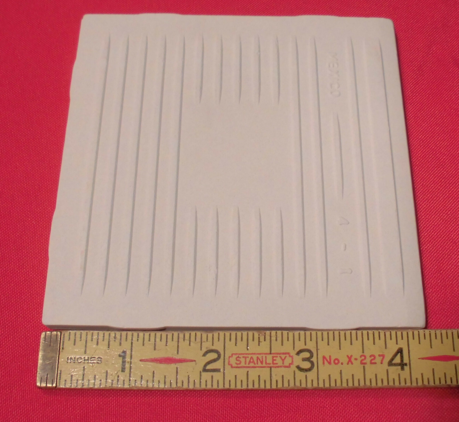 1 pc. White #100 by Daltile Co. 4-1/4″ Ceramic Surface Bullnose Tile; New Flat