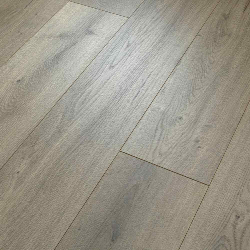 Pergo Laminate Wood Flooring Scratch Resistant Easy Install (24.5-Sq.-Ft/Case)