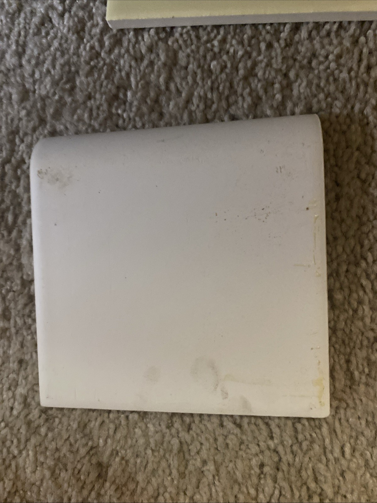 VINTAGE LIGHT YELLOW GLOSS CERAMIC WALL TILE COVE BASE 4-1/4″ X 4-1/4″ Lot Of 4