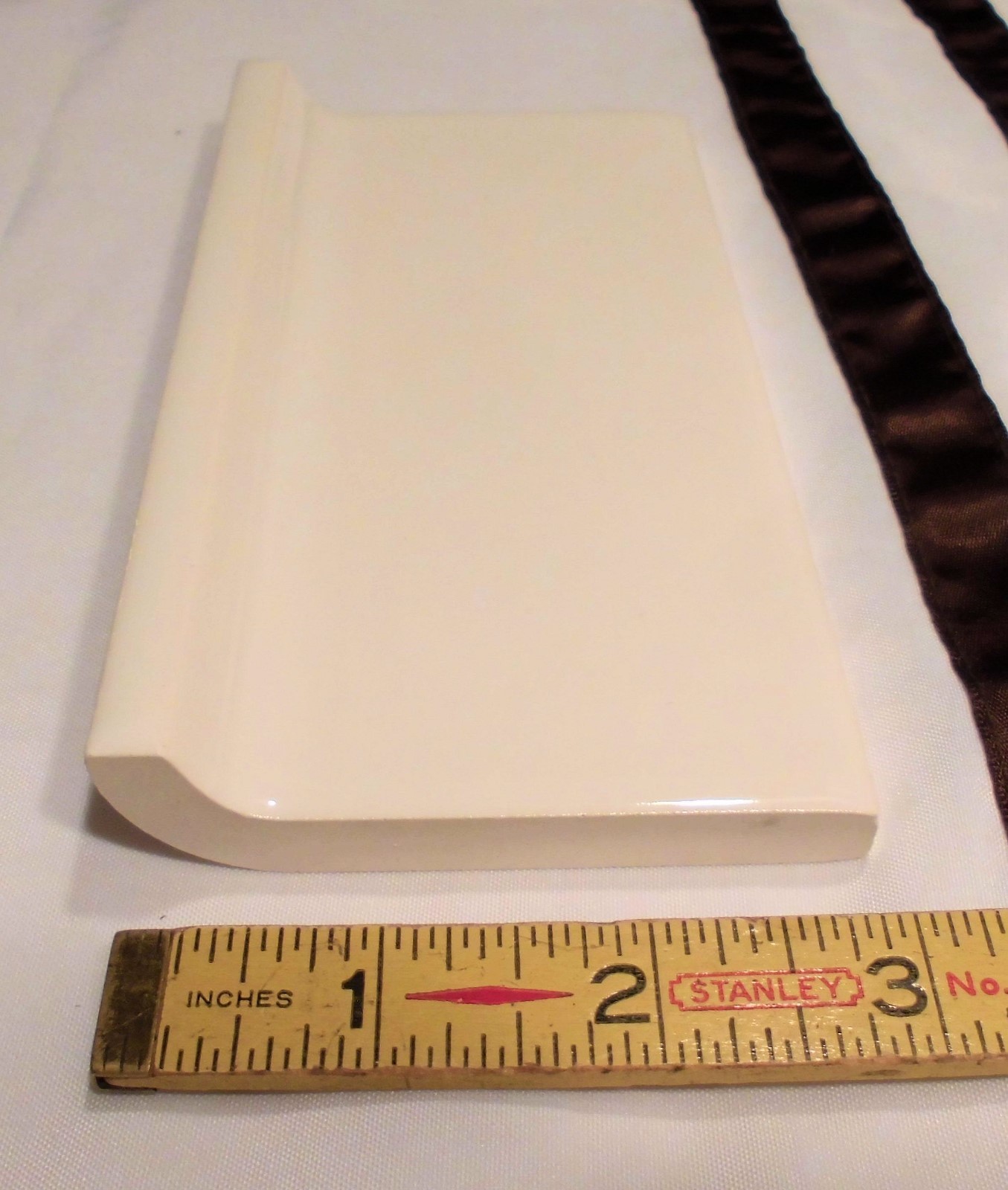 1 pc. *Vintage White* stack-on base/cove Ceramic Tile by Robertson Co. 3″ X 6″