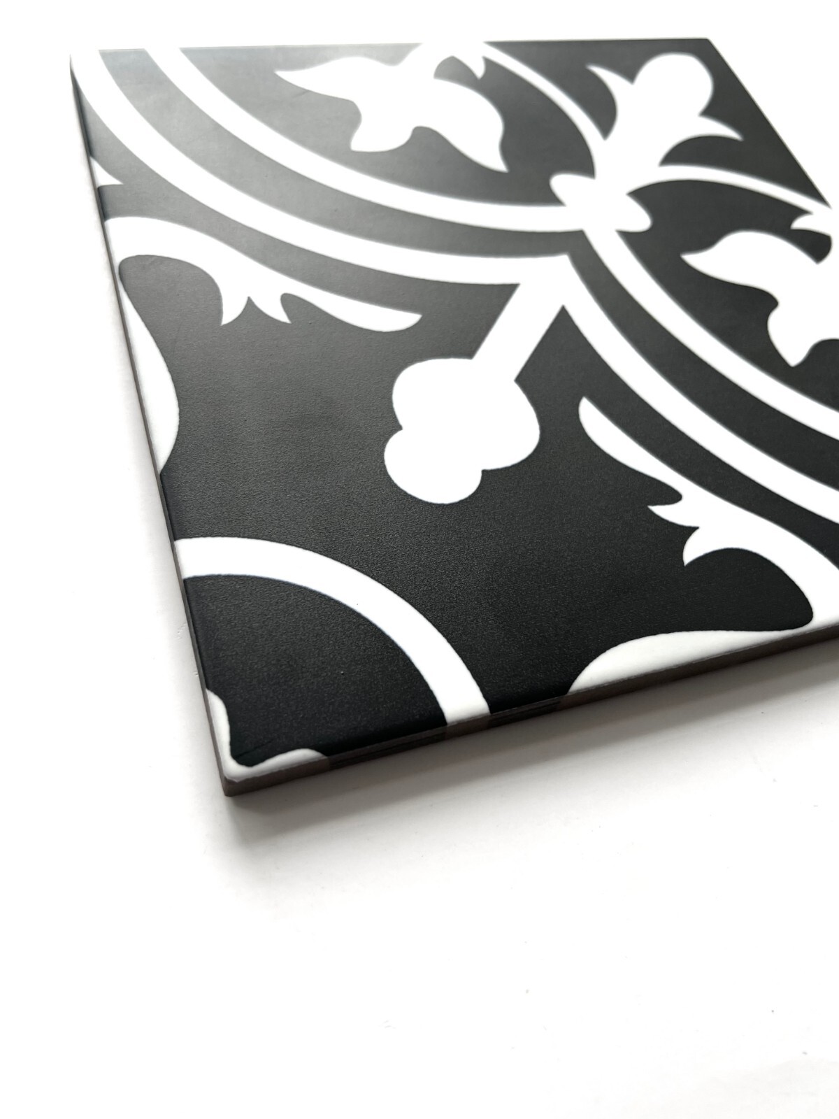 8×8 Flora Black White Reverso Porcelain Pattern Modern Floor Tile (Pack of 4)