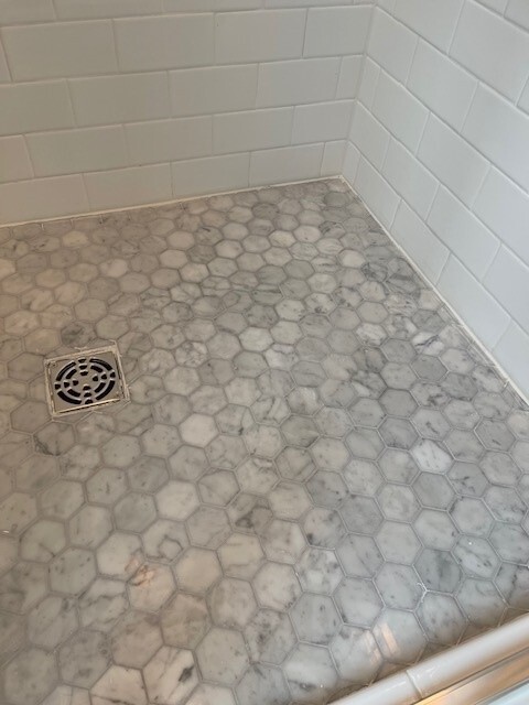 C33XP Carrara White Venato Marble 3″ Hexagon Mosaic Wall Floor Tile Polished
