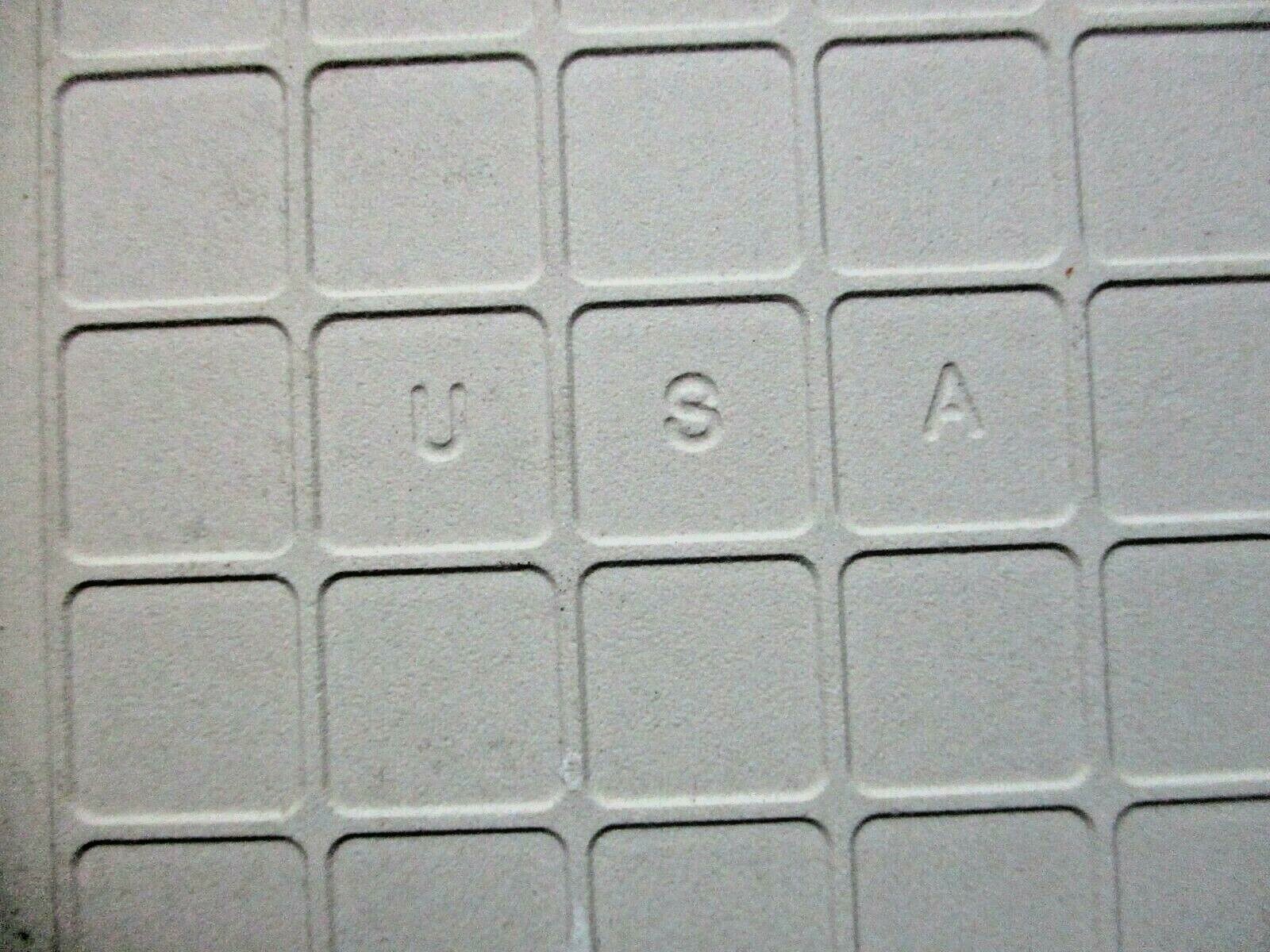 1 Bullnose Wall Tile Mannington USA 4-3/8″ Ceramic Crystalline Beige Dimpled Vtg