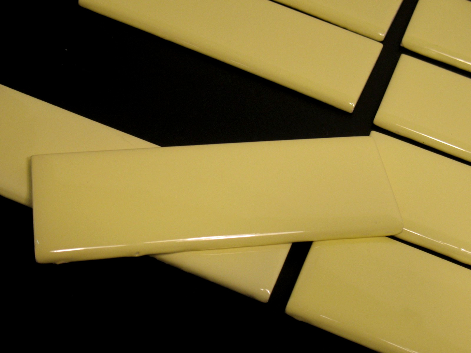 BULLNOSE FLAT TILE 6X2 INCH YELLOW H&R JOHNSON IMPERFECT INDIA GLOSSY LOT OF 10