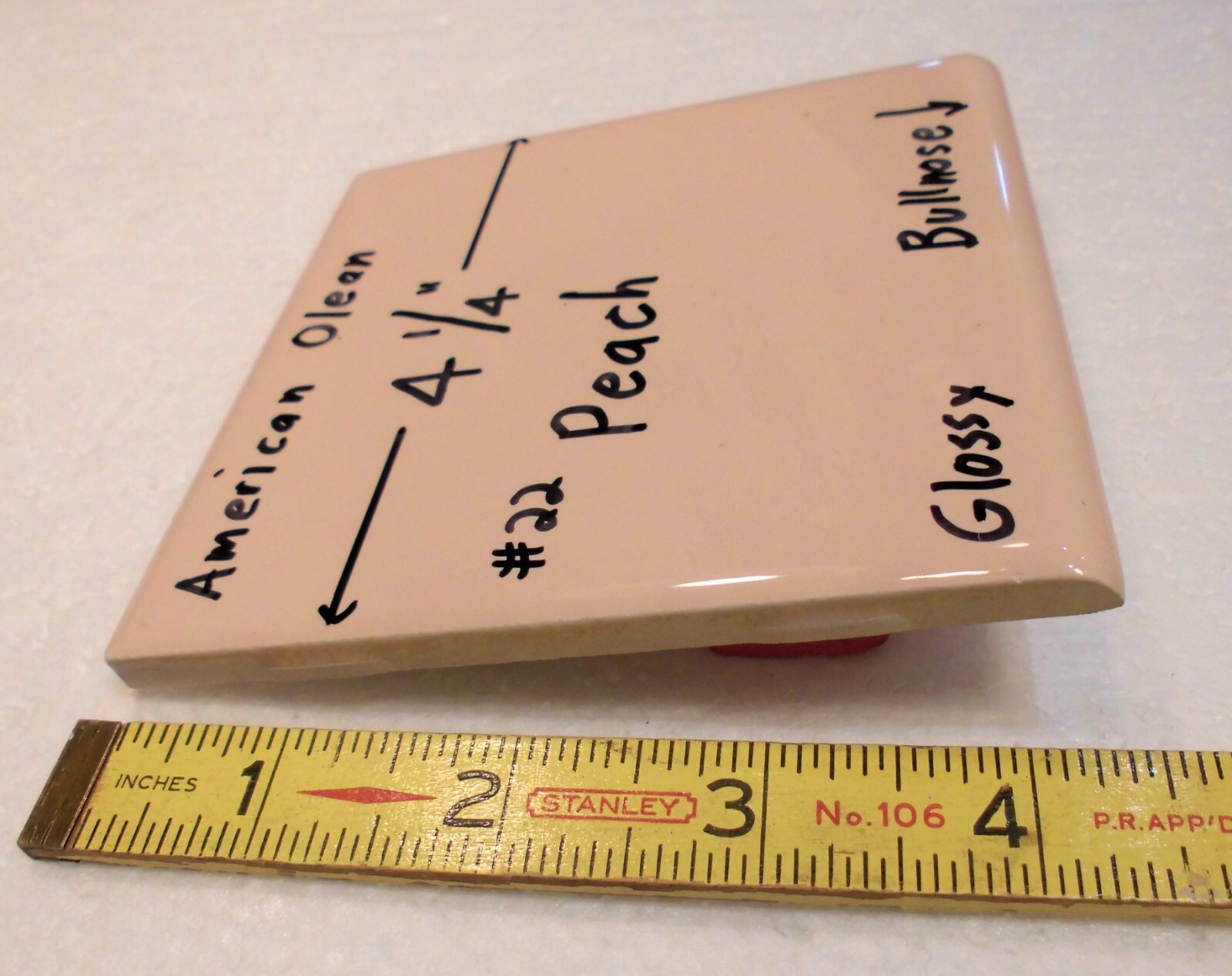 1 pc. *PEACH COLOR* Glossy Bullnose Ceramic Tile #22 by American Olean 4-1/4″