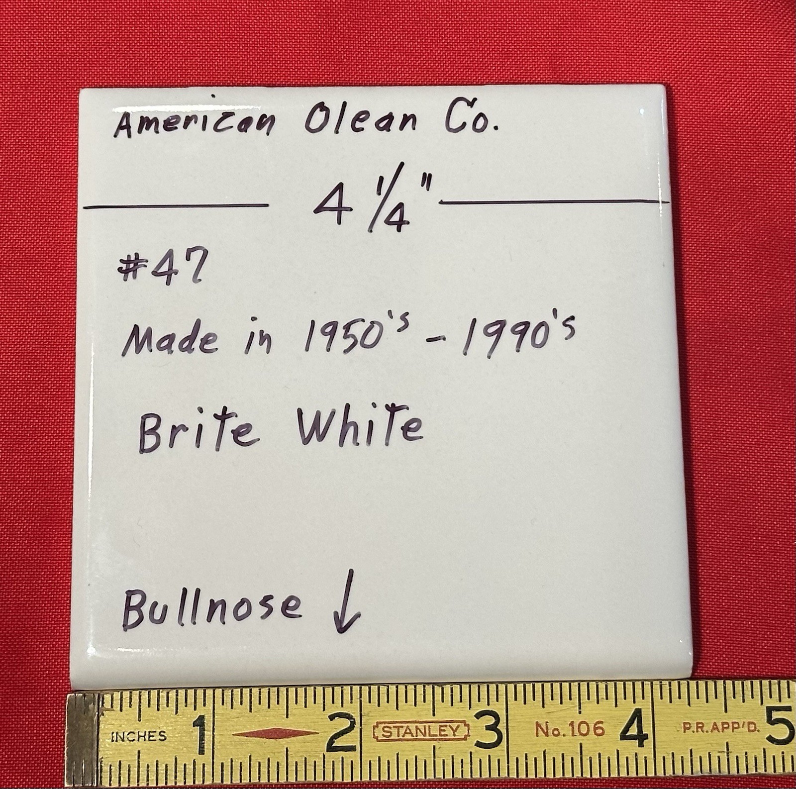 1 pc. Brite Gloss White #47: 4-1/4″ Ceramic Bullnose Tile by American Olean