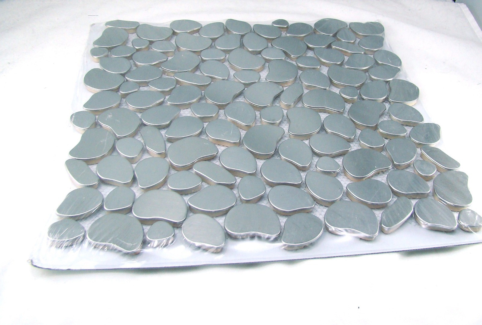 Brushed Stainless Metal Pebble Mosaic Tiles Mesh Mounted 13″ Square NEW in pkg