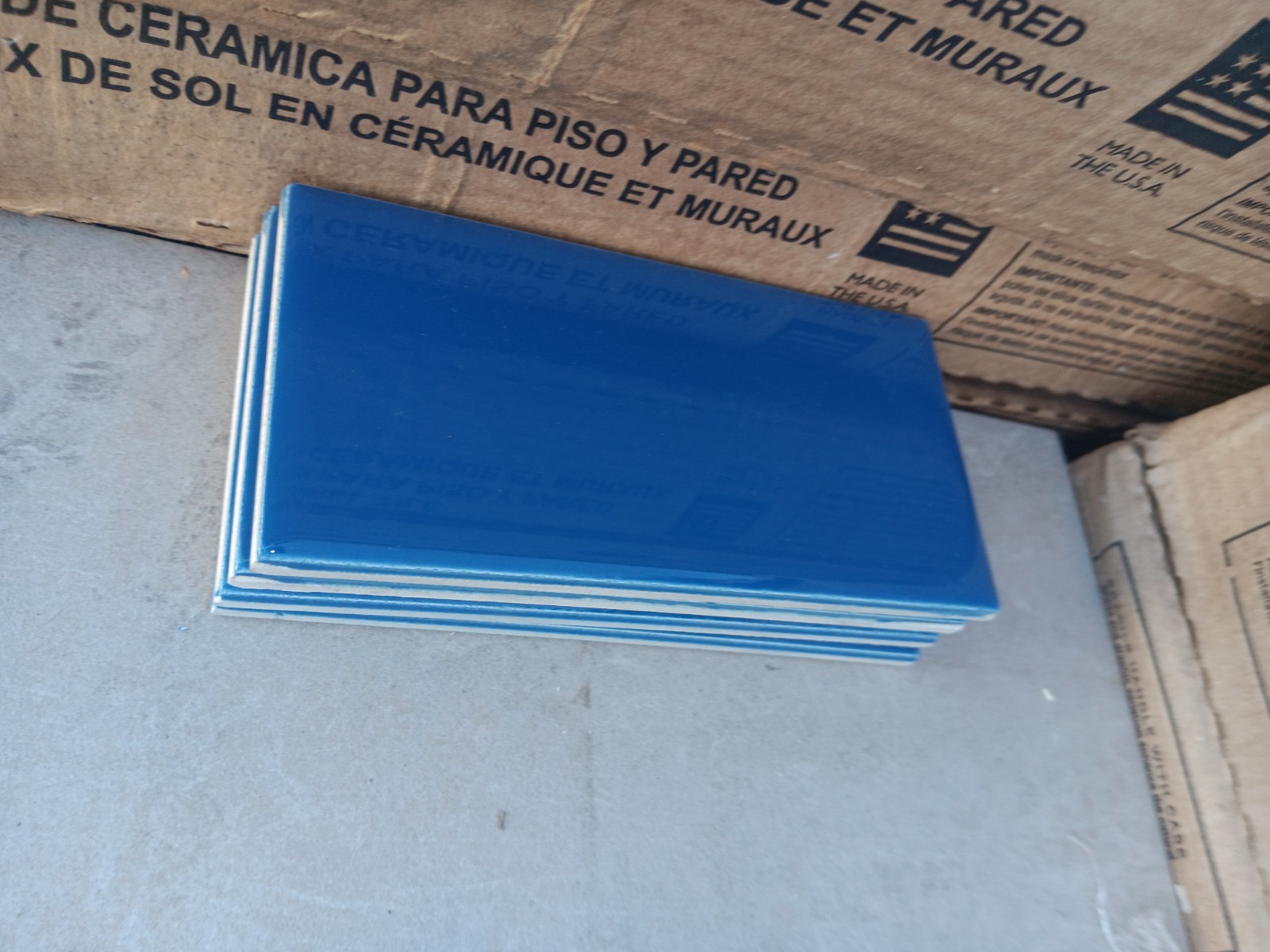 24 Tiles ( 3 ft² ) Glossy Seabreeze Blue Ceramic Wall Tile 3″ x 6″.. Retro