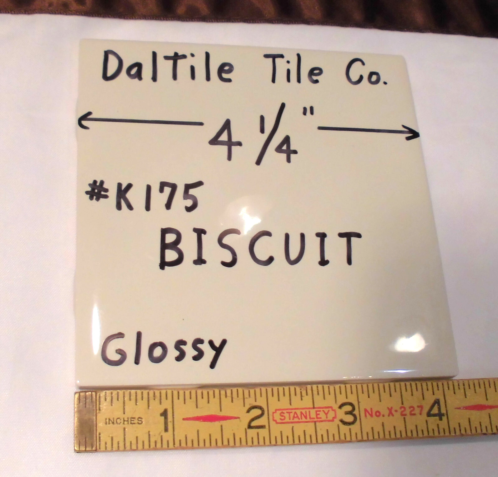 5 pieces *Gloss Biscuit* Ceramic Tiles by The Daltile Co….4-1/4″ Square NEW