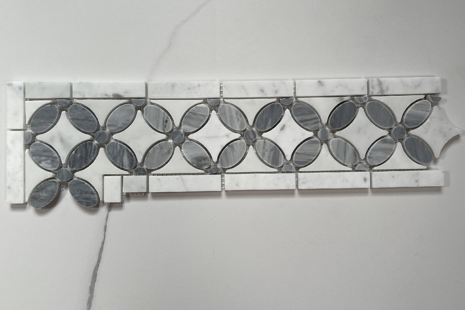 C9C7BXP White Carrara Venato Marble Flower Mosaic Border Tile Gray Polished