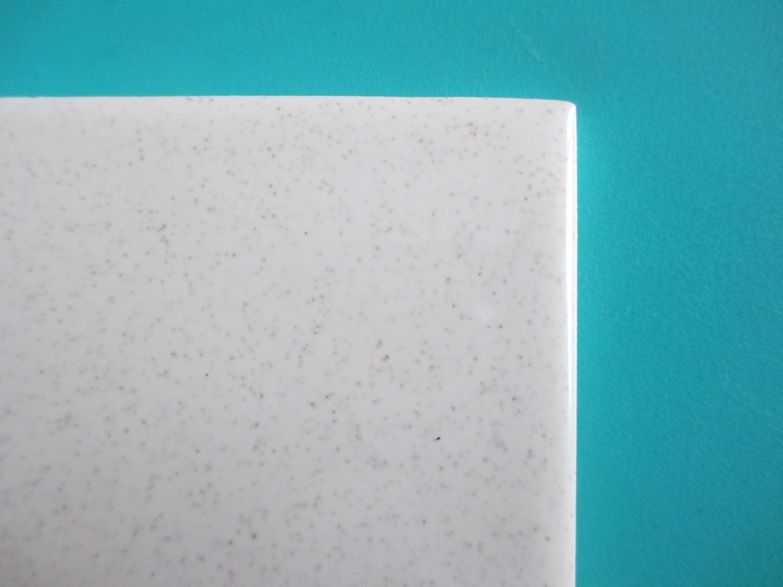 VINTAGE MID CENTURY CREAM & GREY SPECK CERAMIC WALL TILE SQUARE 4 1/4″ X 4 1/4″